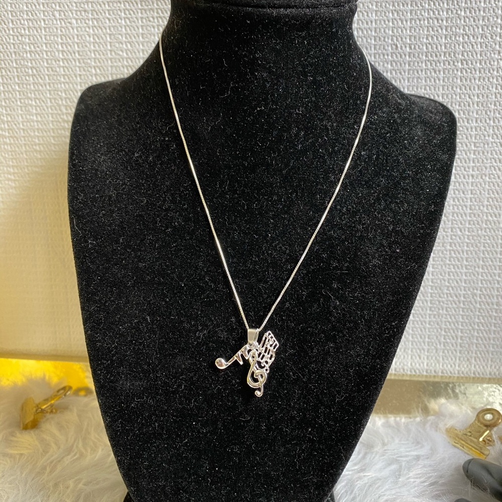 Sterling Silver 925 Silent Symphony Music 🎵 🎼 🎶 Pendant Necklace